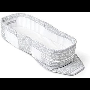 Baby Delight Snuggle Nest Dream Portable Infant Lounger, Baby Bed - 
Like New,